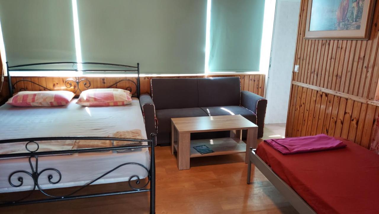 Cozy Airport Studio 2 Артемида Екстериор снимка